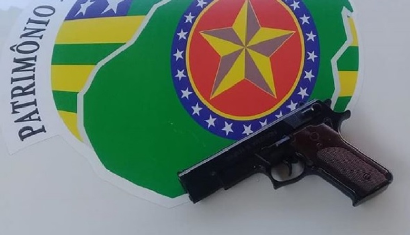Menores são conduzidos a delegacia após ameaça de chacina em colégio de Goiânia