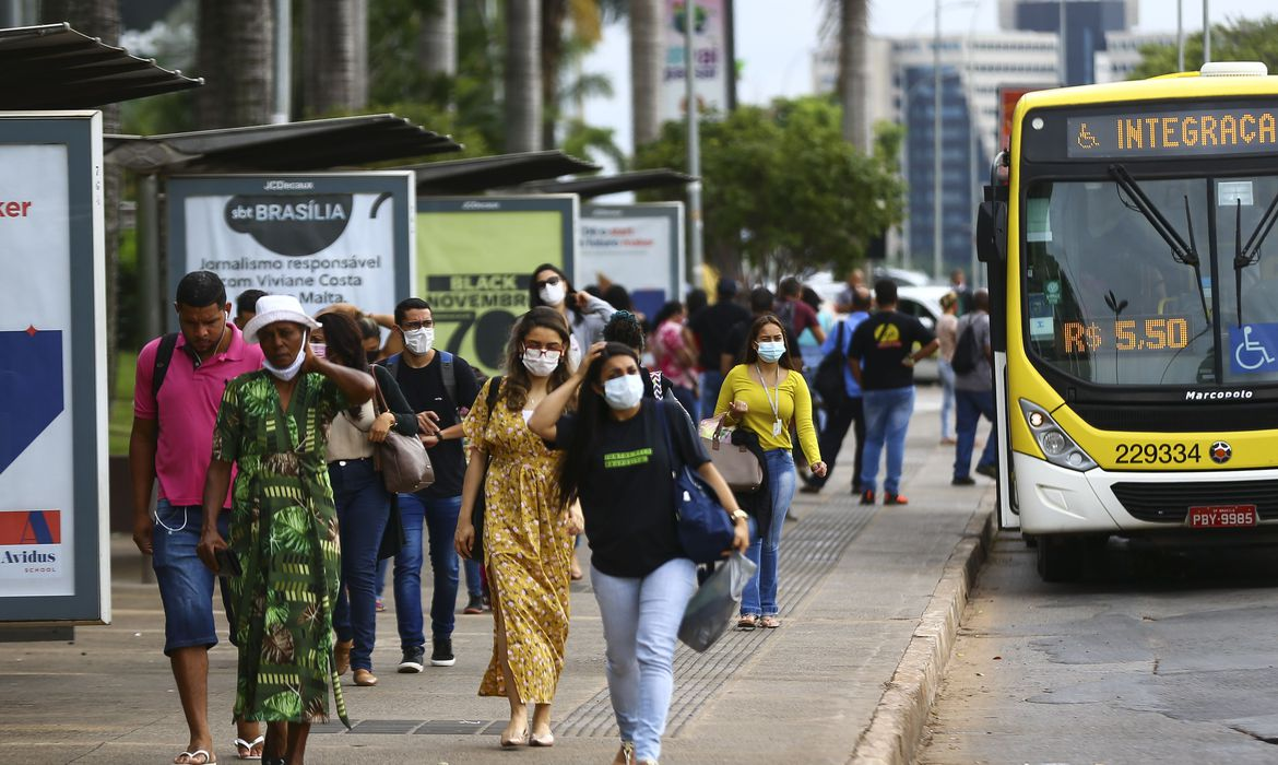 Conselhos de Saúde criticam fim da emergência sanitária
