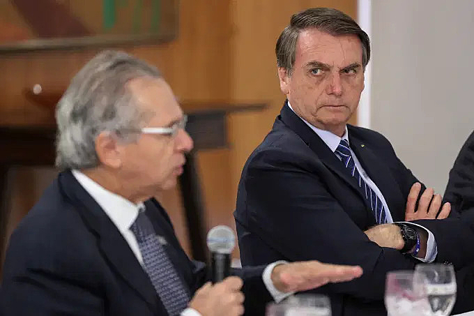 Bolsonaro afirma que decreto sobre o SUS será reeditado na próxima semana