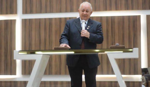 Morre Bispo Abigail Carlos de Almeida