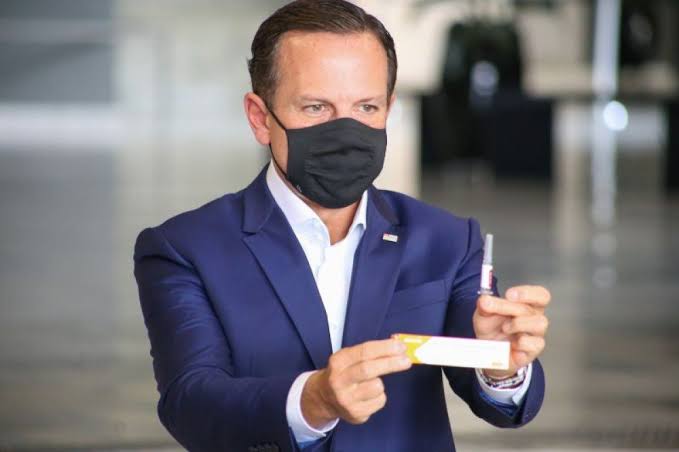 Doria cobra Pazuello sobre compra da Coronavac durante reunião com governadores