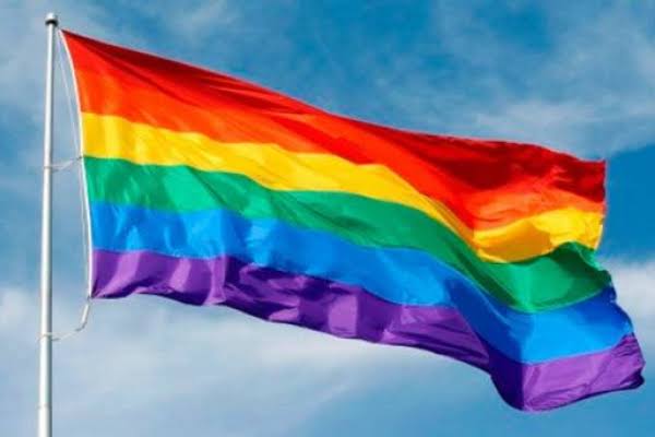 Clínica no DF será investigada por fornecer "cura gay"