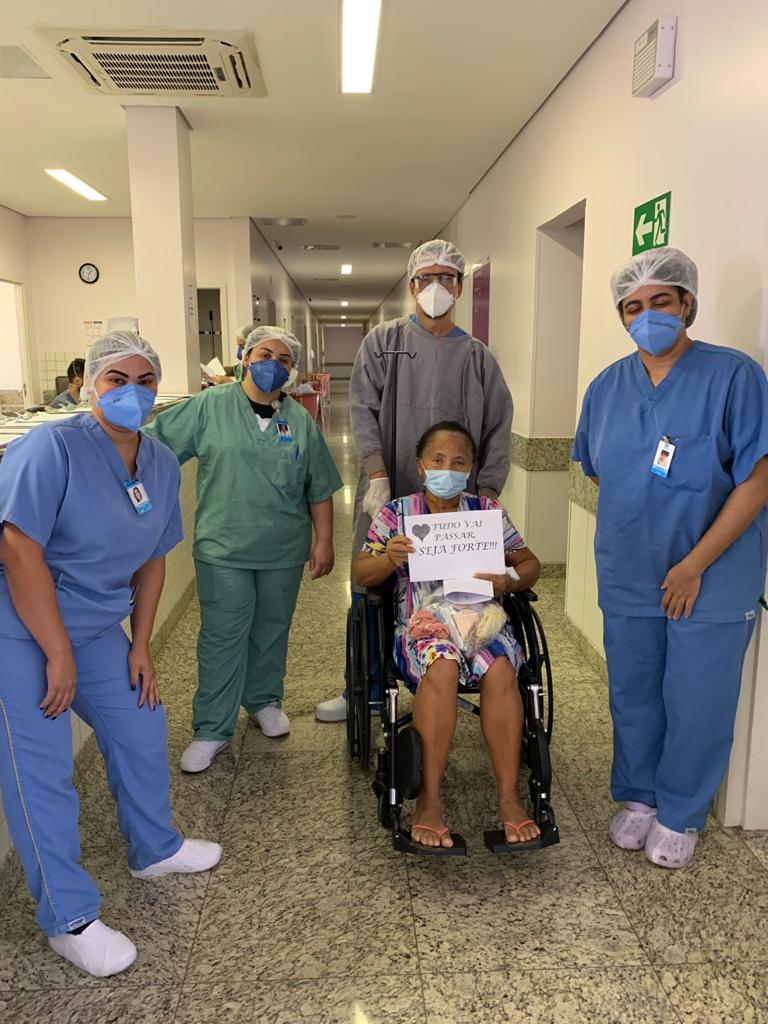Nove pacientes internados por Covid-19 recebem alta no HMAP
