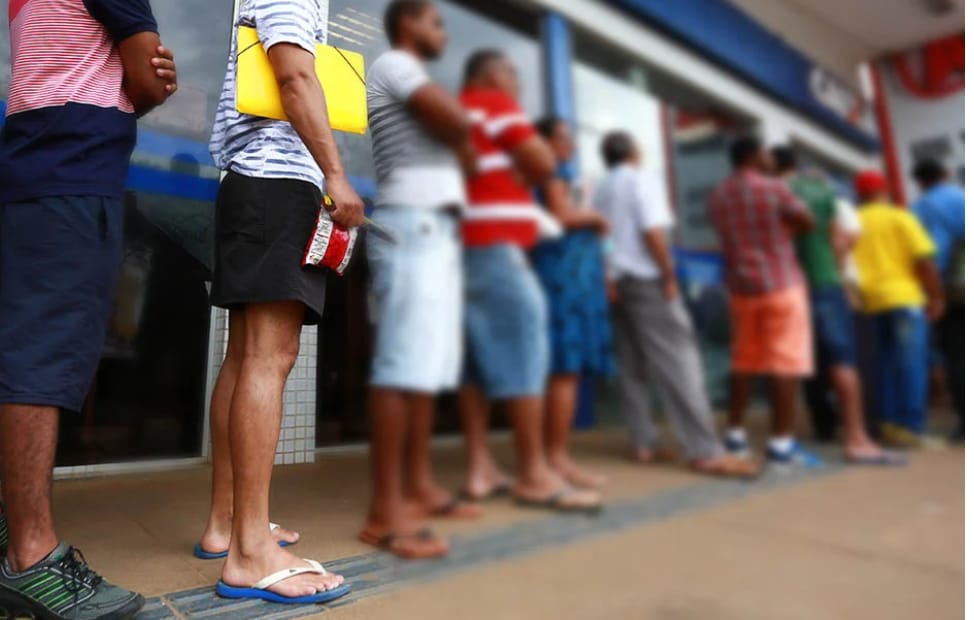 Caixa paga auxílio de R$ 600 a 4 milhões de nascidos em maio