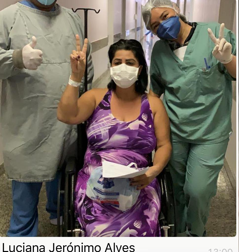 Quatro mulheres curadas da Covid-19 no HMAP recebem alta