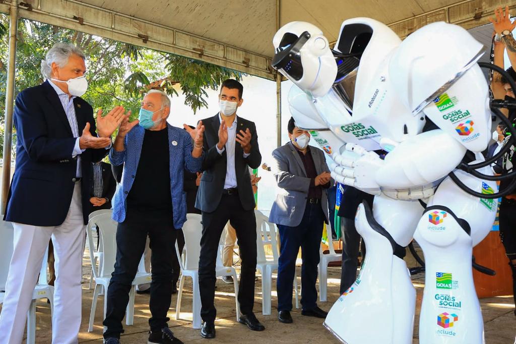 Goiás será terra da robótica: Caiado cita “revolução na educação” ao entregar laboratórios