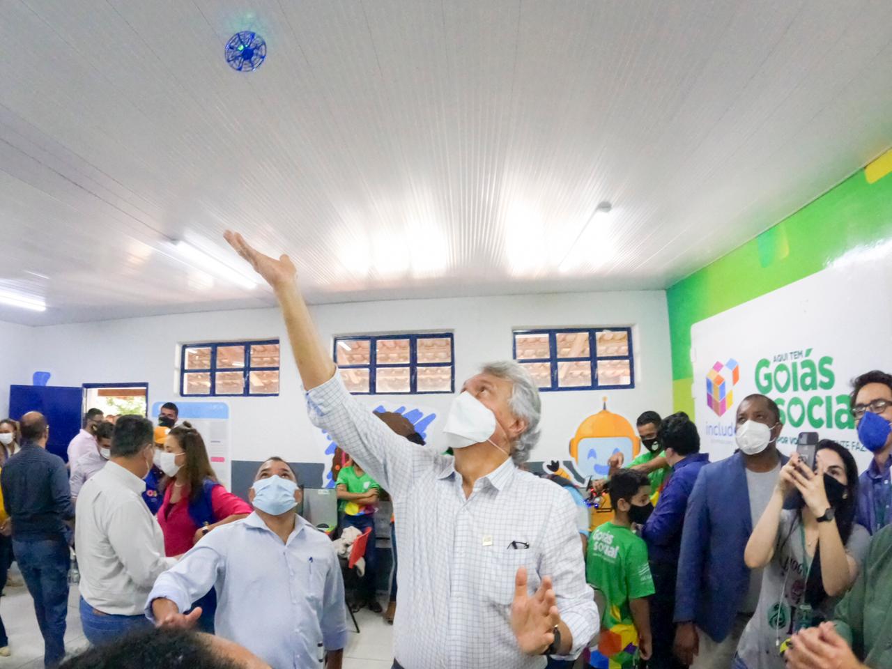 Novo Gama: Caiado entrega benefícios e recebe Moção de Aplausos