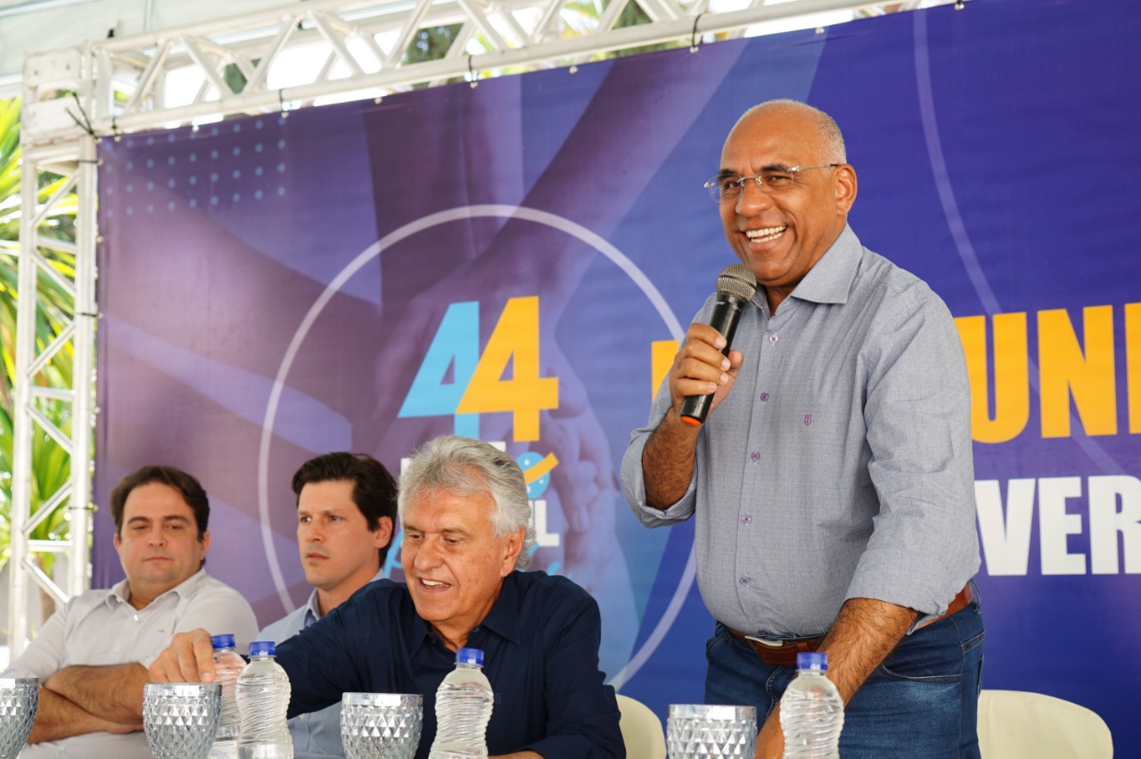 33 prefeitos da região Central reforçam apoio à gestão democrática de Caiado