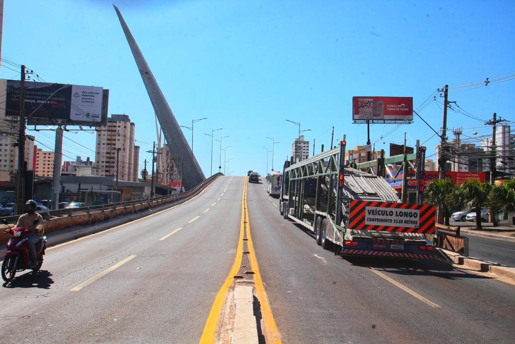 Prefeitura libera veículos no elevado do viaduto João Alves