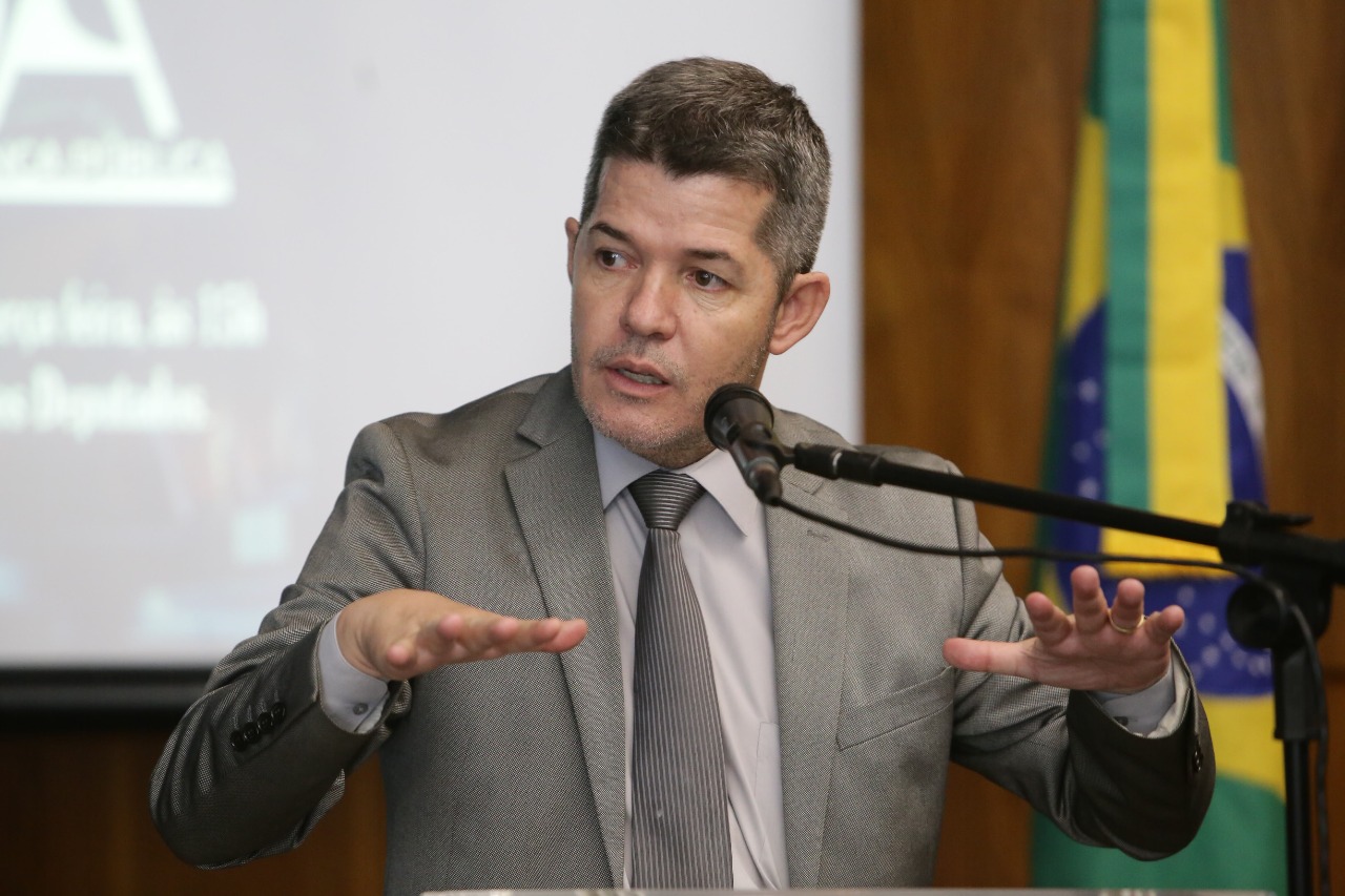 "Não vão conseguir manchar a imagem do Caiado" afirma o Delegado Waldir sobre o movimento ROMA
