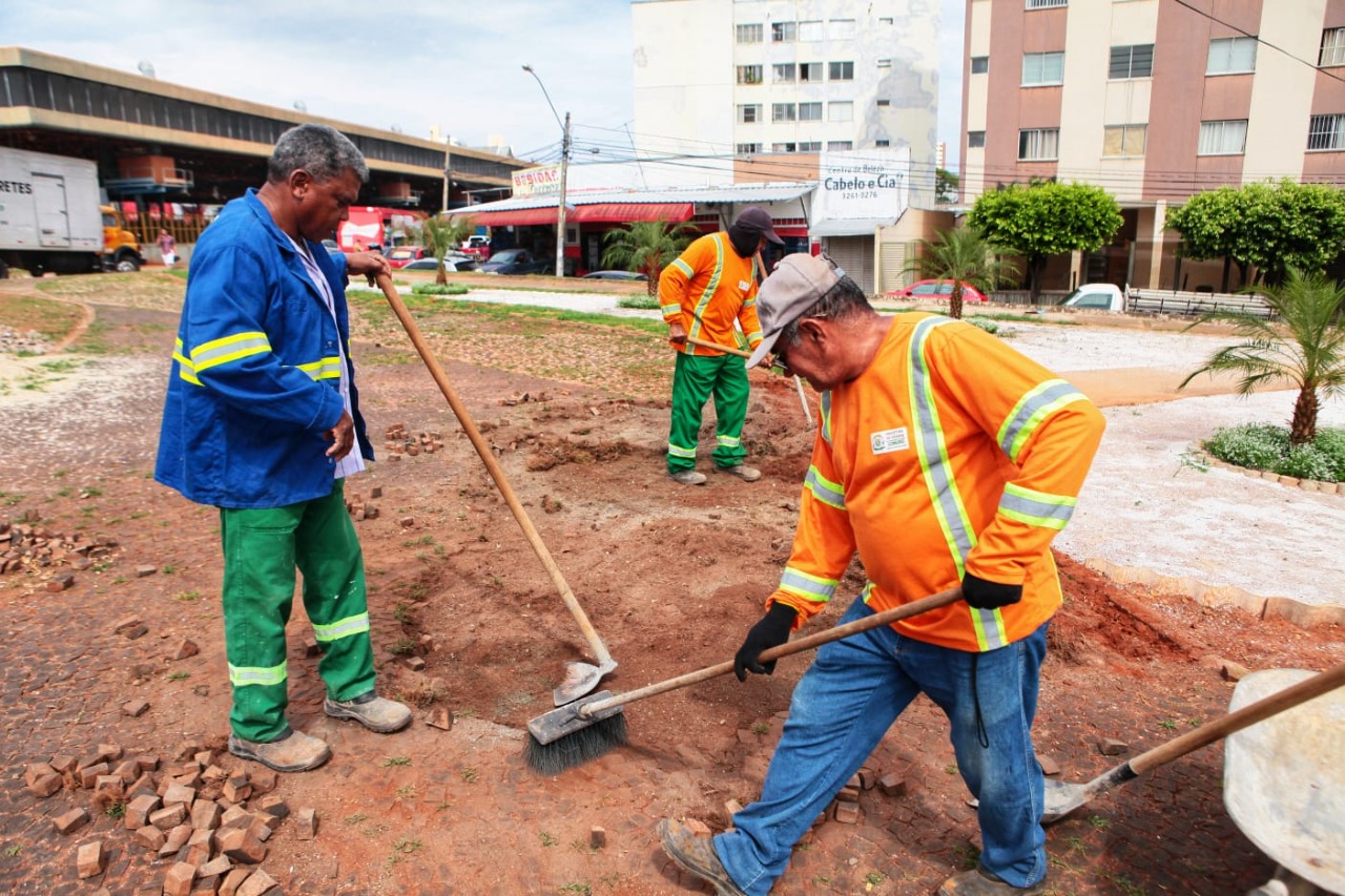Obras revitalizam 17 praças de Goiânia