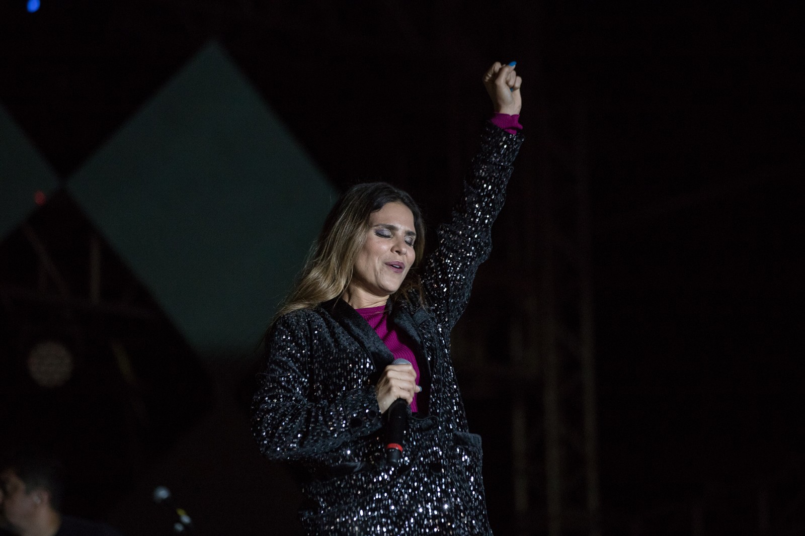 Aline Barros, Zeeba e Sampa Crew fazem lives hoje para ver em casa
