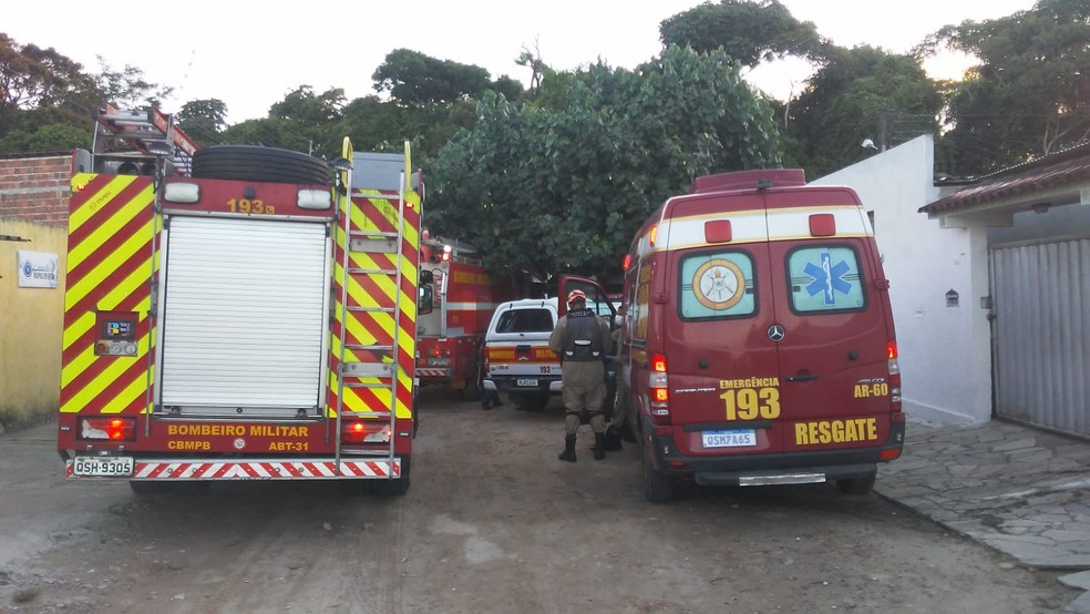 Casa explode durante incêndio em João Pessoa