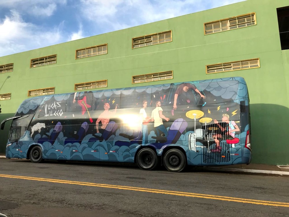 Ônibus que transportava banda do cantor Lucas Lucco é assaltado