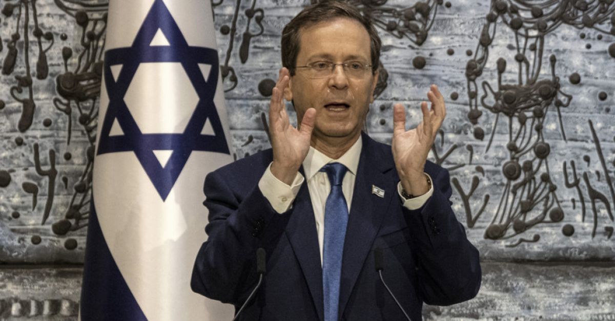 Emirados Árabes detém míssil do Iêmen durante visita do presidente israelense