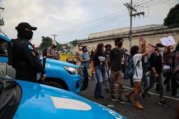 Policiamento é reforçado na comunidade do Jacarezinho