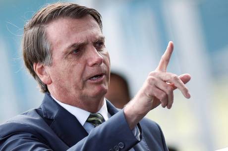Bolsonaro sobre rebater STF: Não é para peitar, até porque eu estou por cima
