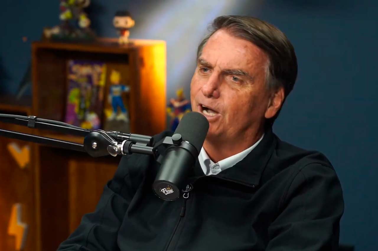Bolsonaro é alvo de ação de vereadoras por frases homofóbicas em podcast
