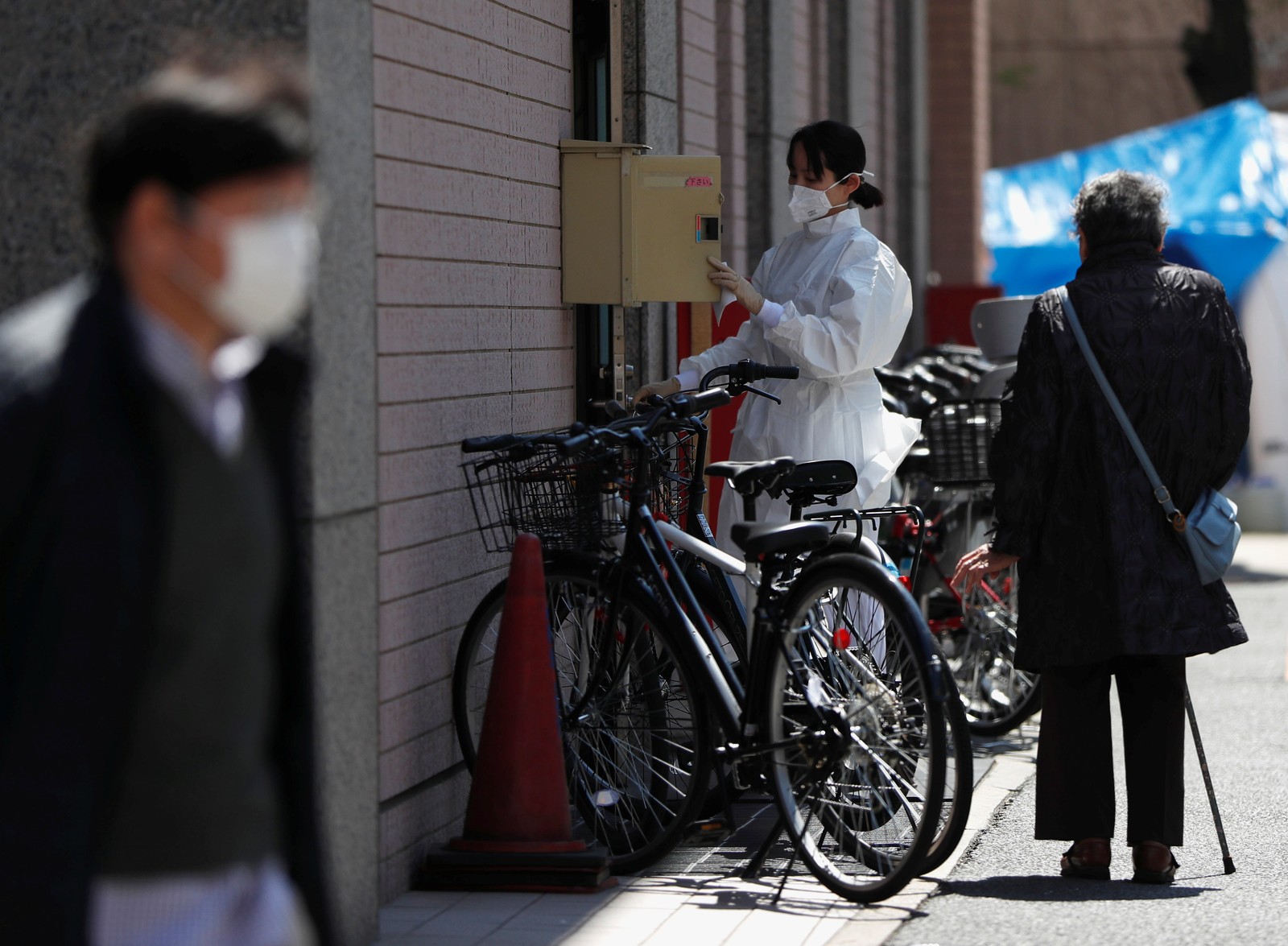 Japão anuncia que entrará em estado de emergência a partir de terça - feira