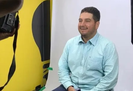 Disputa para Presidência  leva vice à renúncia