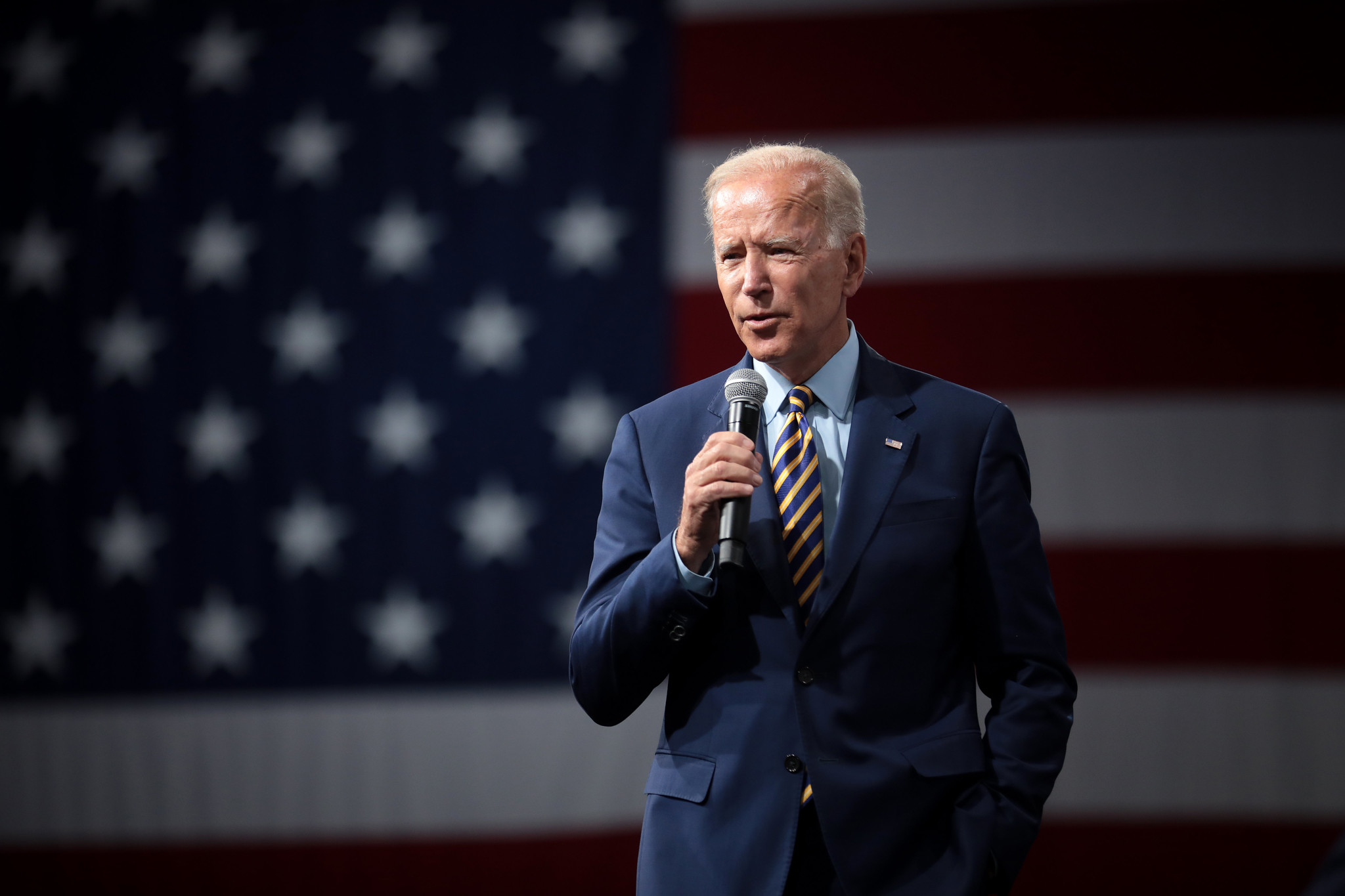 Biden promete medidas logo após posse, incluindo alívio econômico por covid