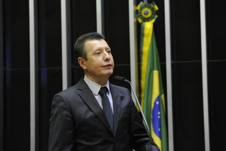 José Nelto sugere corte de 30% do orçamento do Executivo, Legislativo e Judiciário
