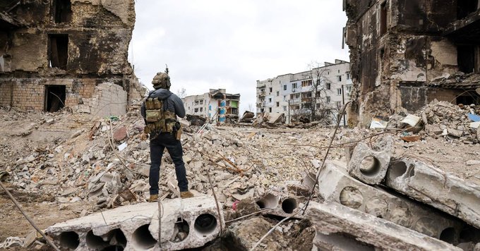 Tropas ucranianas em Mariupol resistem; acaba prazo da Rússia para rendição