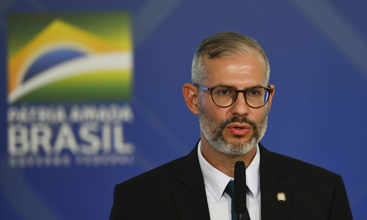 MEC diz que vai desbloquear recursos de universidades e institutos federais