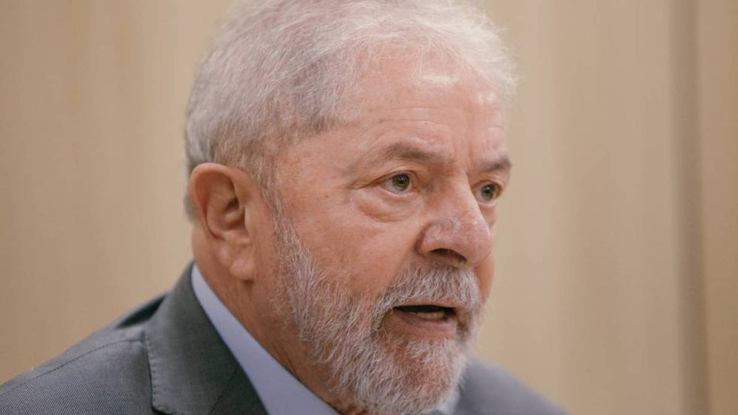Defesa de Lula pede ao ministro Gilmar Mendes para suspender transferência