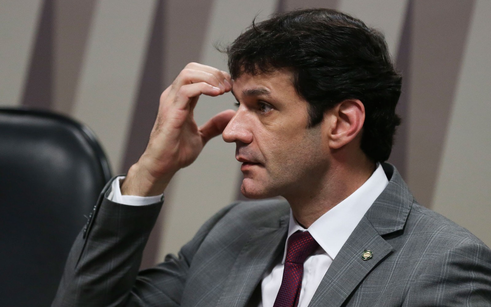 Ministro do Turismo é indiciado em esquema de "laranjas"