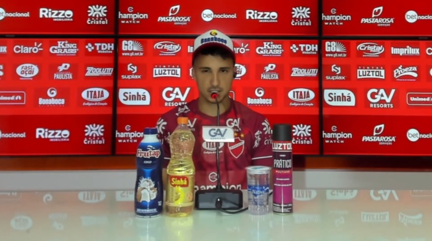 Matheuzinho diz que é grato ao Atlético, mas que vai dar a vida para honrar a camisa do Vila Nova