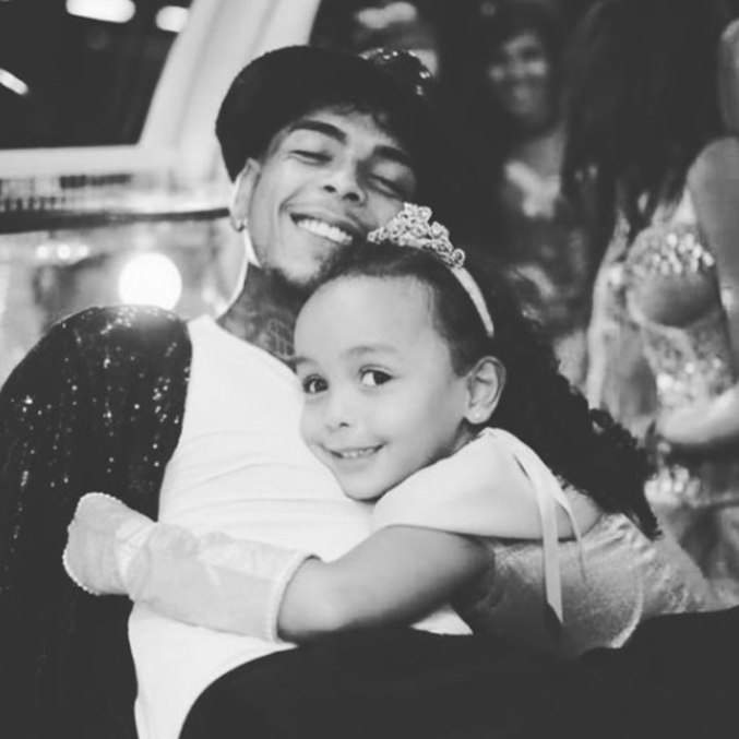 Filha do cantor Kevin ainda não sabe da perda do pai