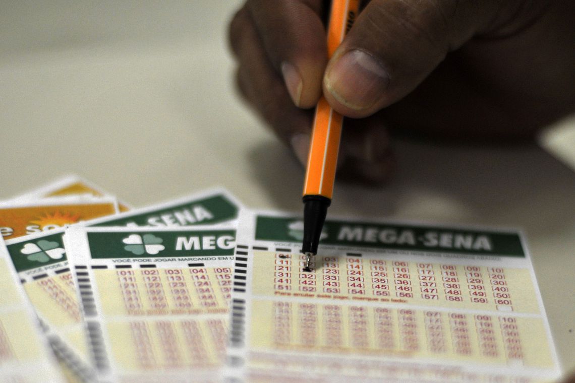 Mega-Sena acumula e pode pagar R$ 40 milhões na quarta-feira (29)