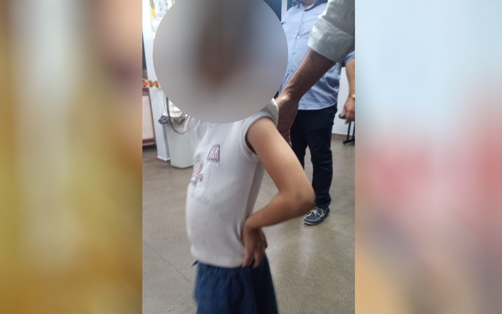 Mãe abandona criança com babá há dois meses