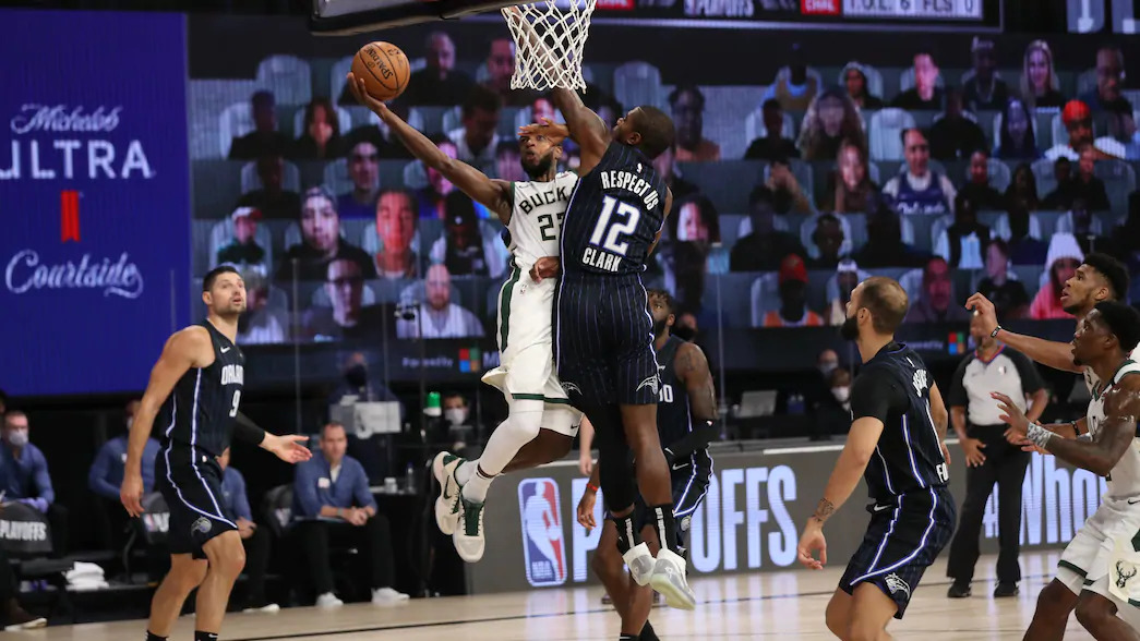 Middleton e Antetokounmpo brilham, Bucks vencem e abrem 2 a 1 na final do Leste