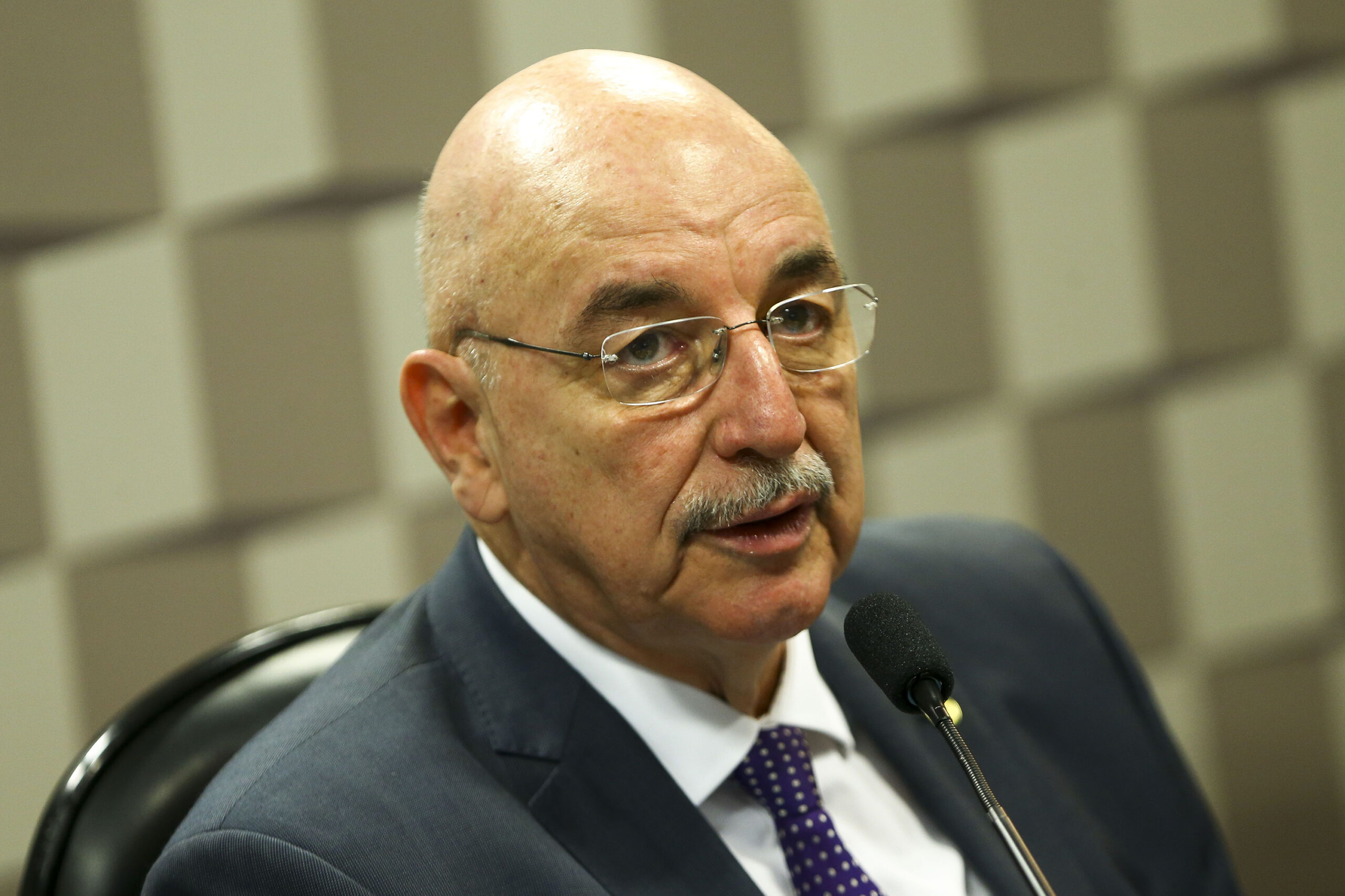 Por previsões erradas, Osmar Terra presta depoimento à CPI - Acompanhe AO VIVO