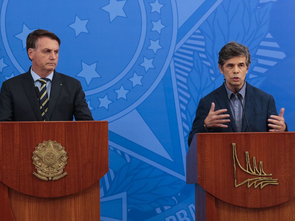 Teich atualiza versão e diz que falou com presidente em reuniões sobre cloroquina