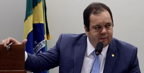 Se tirar o nosso orçamento, a gente tira o deles', afirma líder do União Brasil