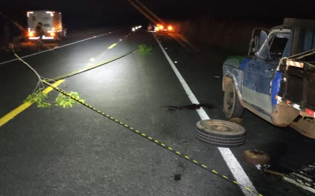 Idoso é atropelado por motorista bêbado enquanto trocava pneu de carro