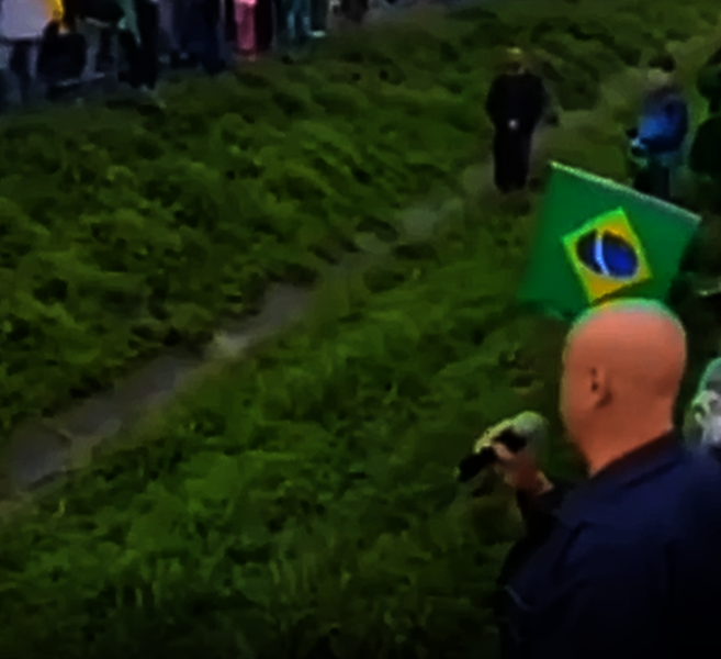 Polícia investiga presença de crianças em manifestações