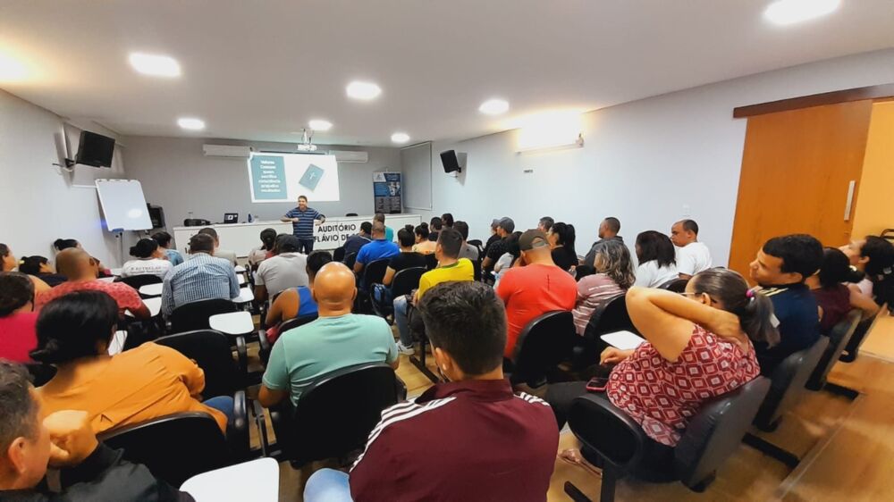 Mais de 150 vagas para recepcionistas estão abertas em Goiás