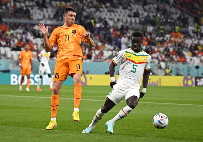 Holanda sofre mas vence Senegal na estreia da Copa do Catar