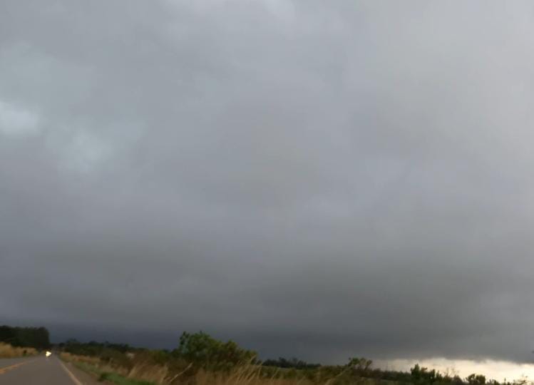 Goiás terá pancadas de chuva com rajadas de vento, raios e granizo