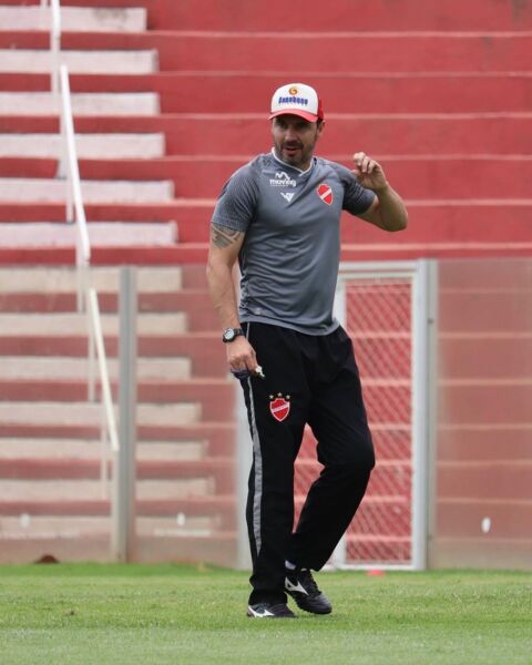 Vila Nova: Técnico Allan Aal deixa clube colorado