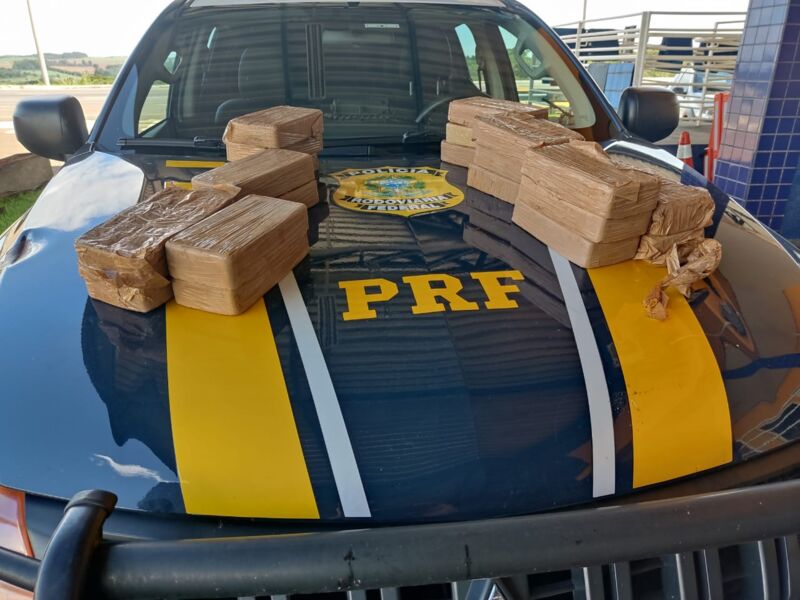 Homem é preso transportando cocaína avaliada em quase R$ 3 milhões