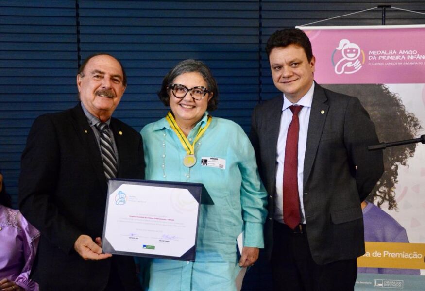 Hecad recebe Medalha Amigo da Primeira Infância da Câmara Federal
