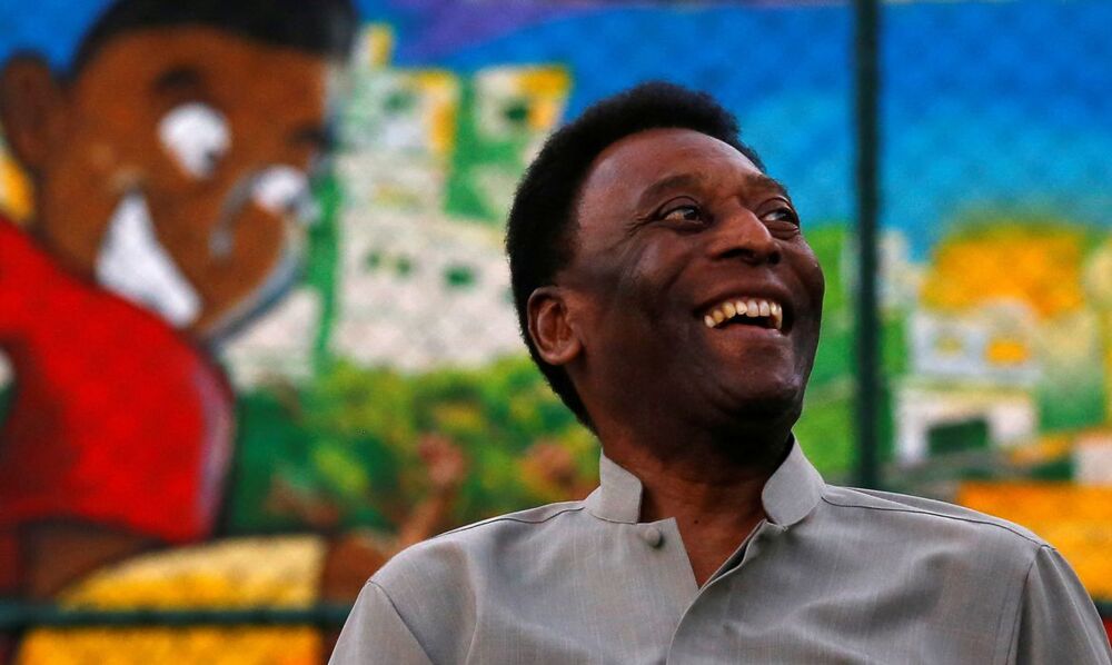 Pelé apresenta melhora, mas não tem previsão de alta