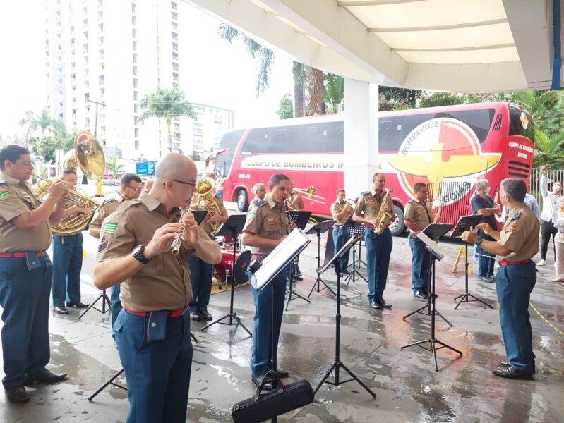 Banda do Corpo de Bombeiros Militar de Goiás realiza Cantata de Natal no Hugo