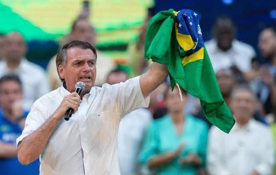 Bolsonaro participa de evento da Marinha e fala sobre "interesses do próprio país”