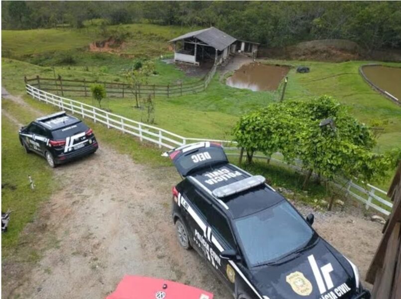 Membros de célula neonazista viram réus em SC